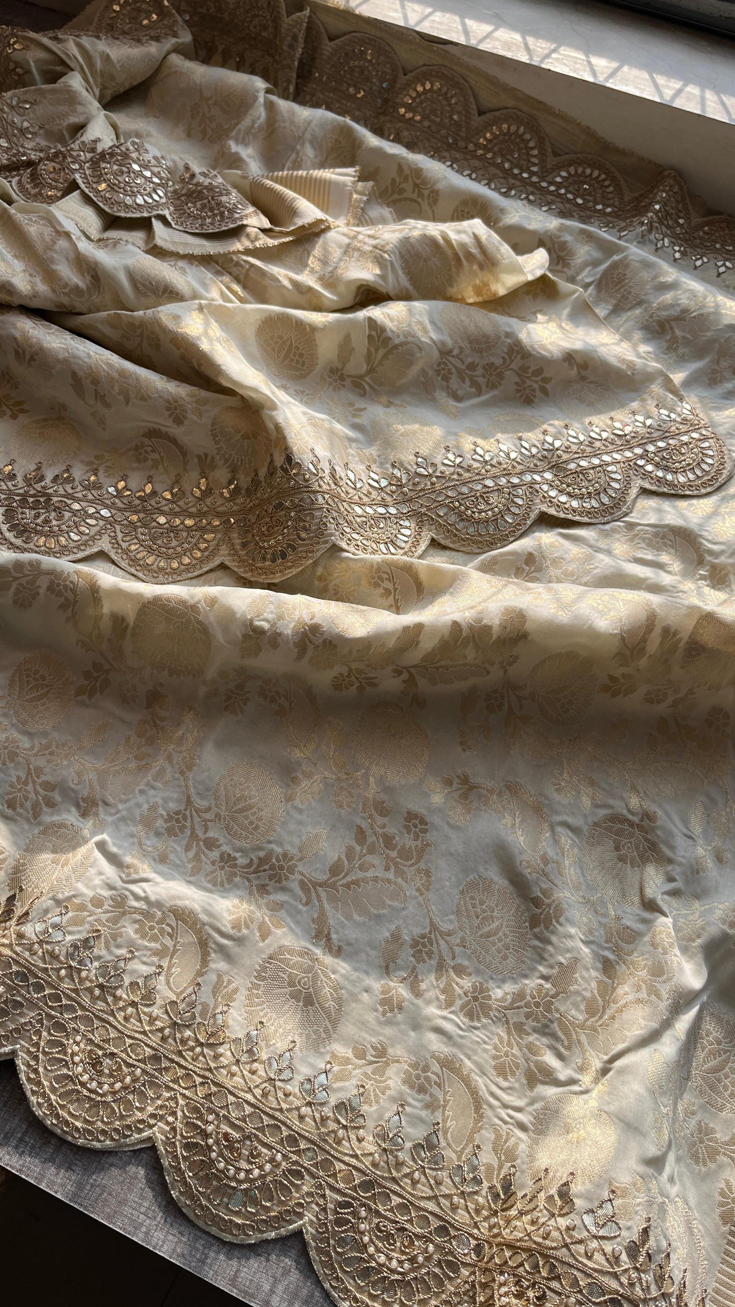 Khaddi Georgette Banarasi Saree with Pearl & Gotapatti Work