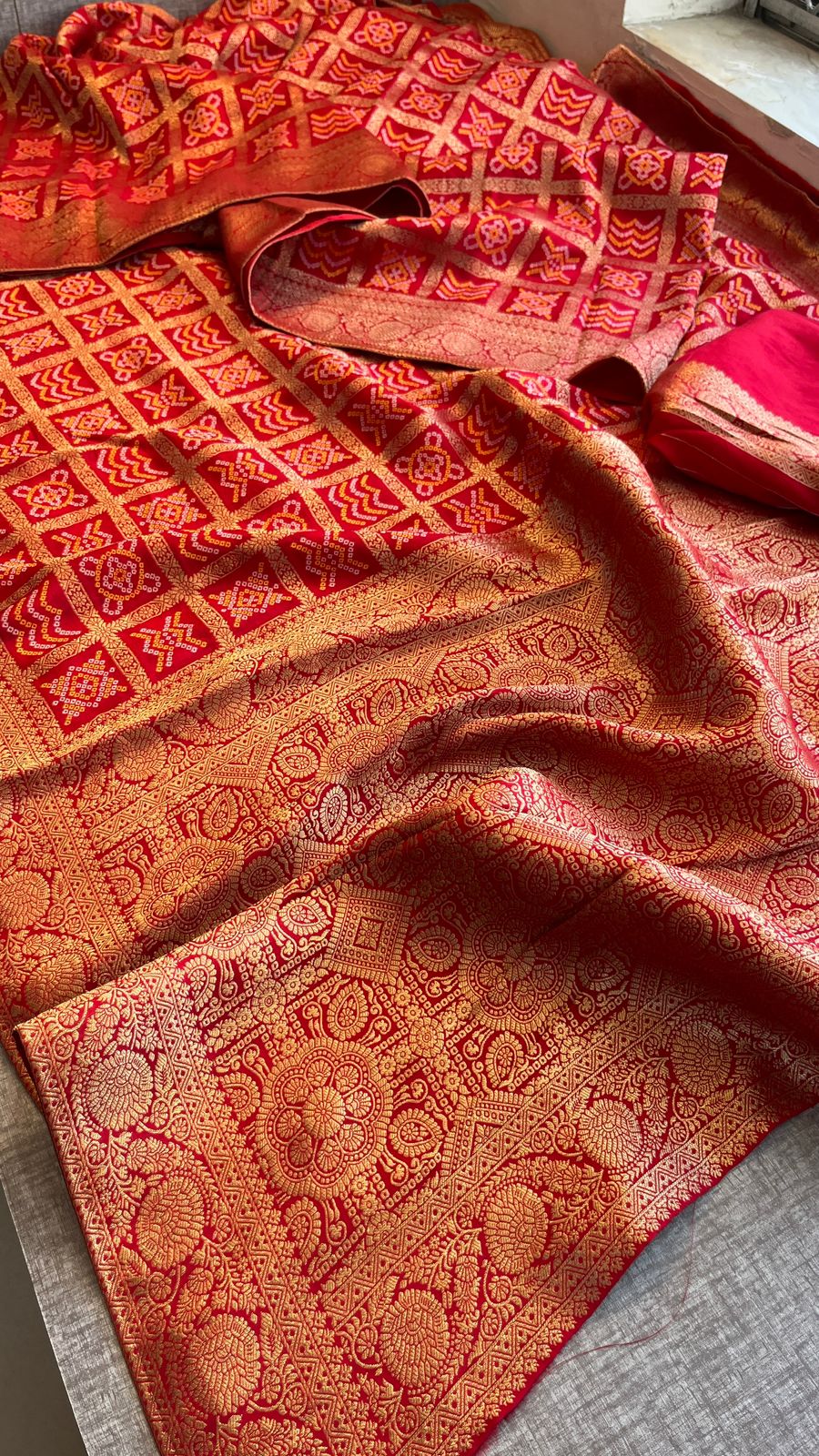 Pure Munga Silk Saree with Meena Banarasi Weaving