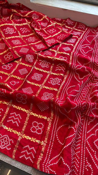 Pure Crepe Silk Saree with Bandhani Banarasi Weaving