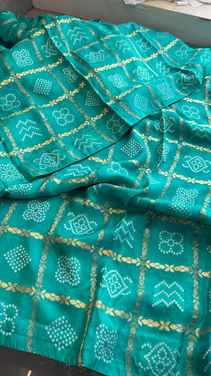 Pure Crepe Silk Saree with Bandhani Banarasi Weaving