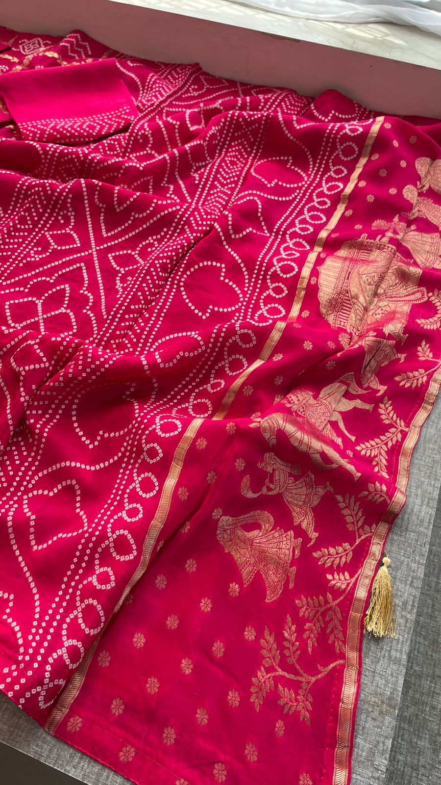 Pure Crepe Silk Saree with Bandhani Banarasi Weaving