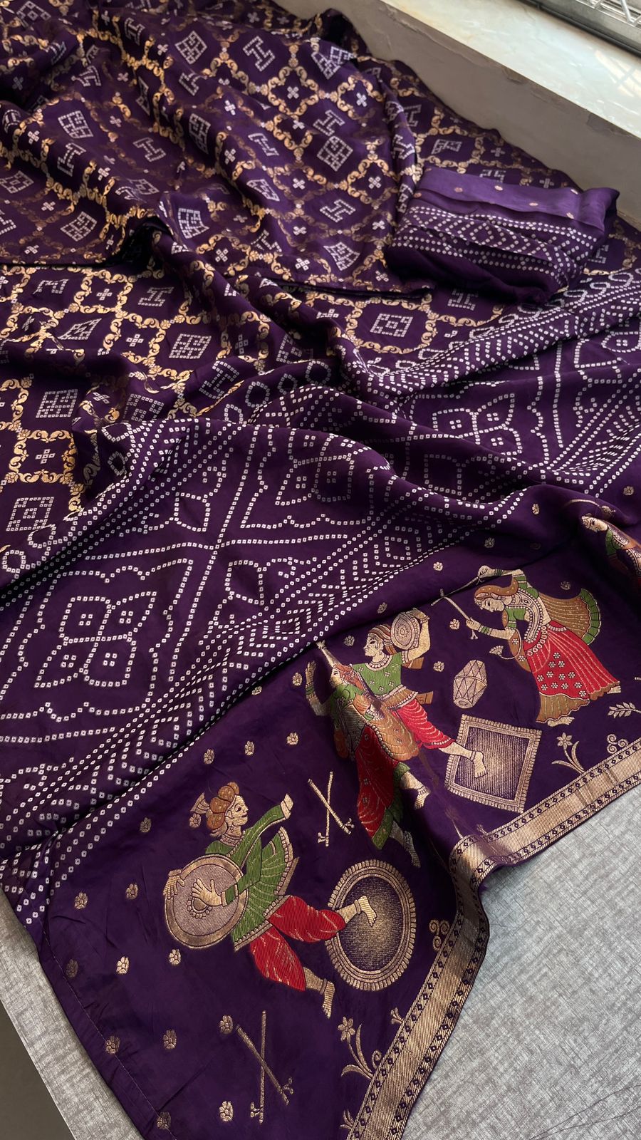 Pure Crepe Silk Saree with Meena Bandhani Banarasi Weaving