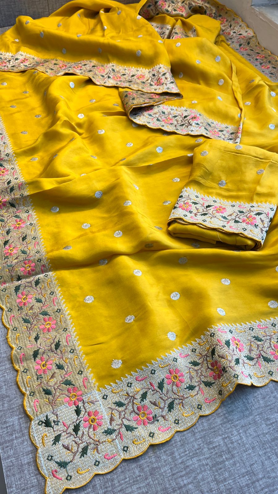 Pure Munga Silk Saree with Multi-Thread Embroidery & Zari Work