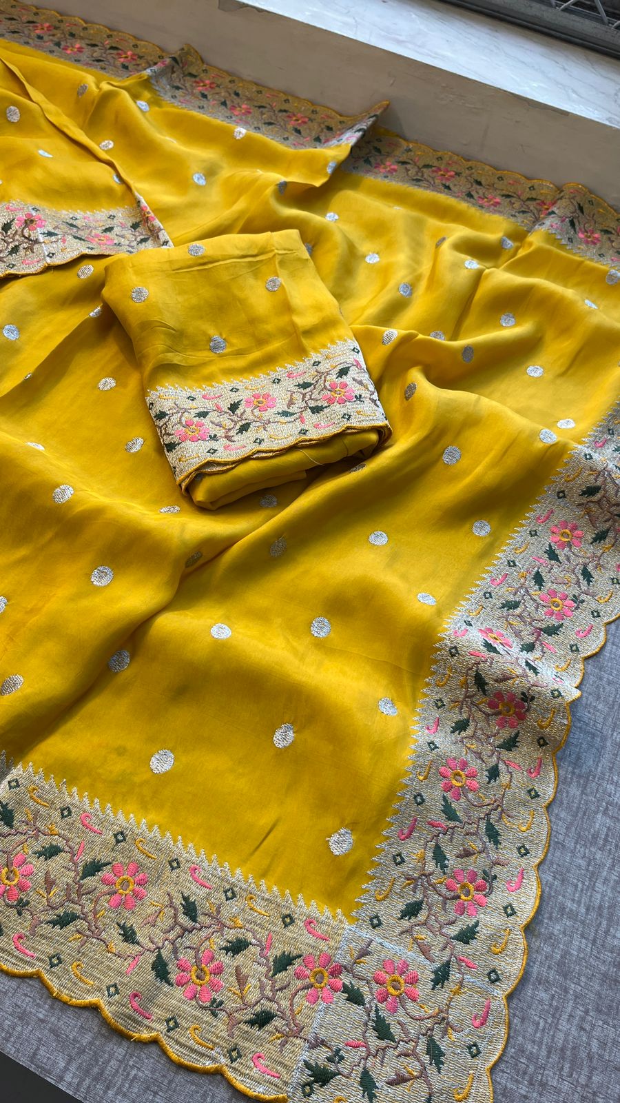 Pure Munga Silk Saree with Multi-Thread Embroidery & Zari Work