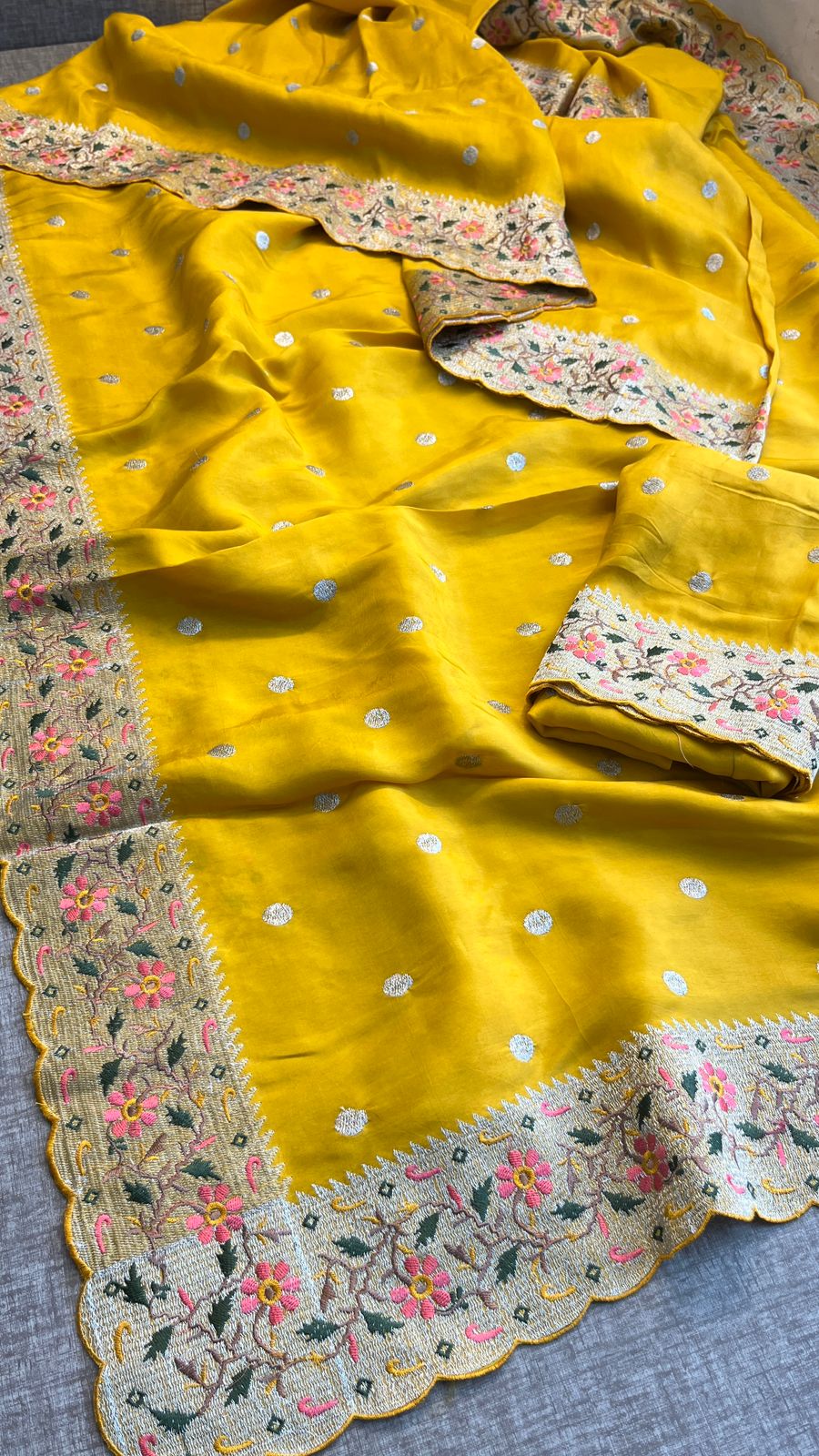 Pure Munga Silk Saree with Multi-Thread Embroidery & Zari Work