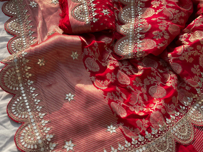 Khaddi Georgette Banarasi Saree with Pearl & Gotapatti Work