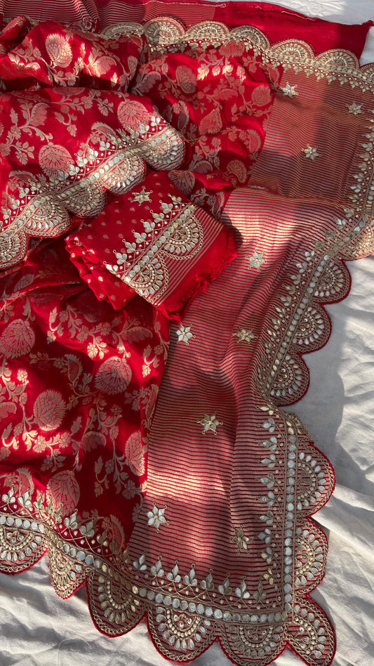 Khaddi Georgette Banarasi Saree with Pearl & Gotapatti Work
